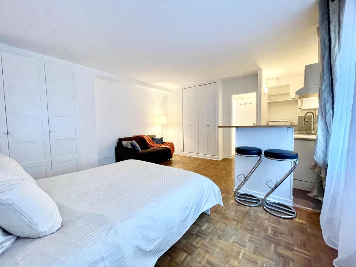 Tour Eiffel - Seine Apartment Париж Екстериор снимка